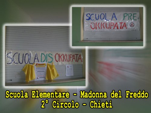 Le finestre "decorate" della scuola di Madonna del Freddo (click per ingrandire)
